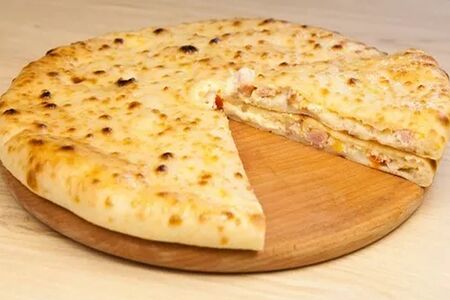 Большой пирог ветчина с сыром