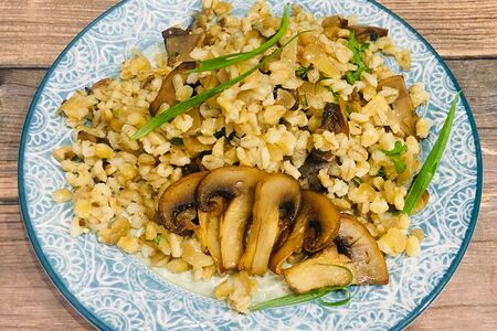 Перловка с грибами