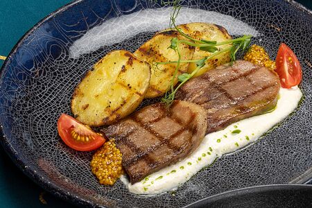 Язык на гриле