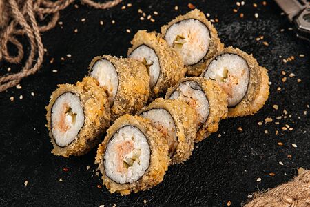 Темпура ролл с лососем