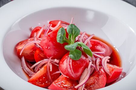 Салат из помидоров Бычье сердце