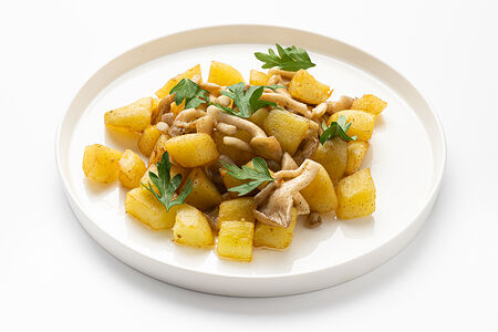 Жареный картофель с грибами