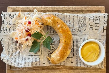 Bratwurst из курицы с сыром