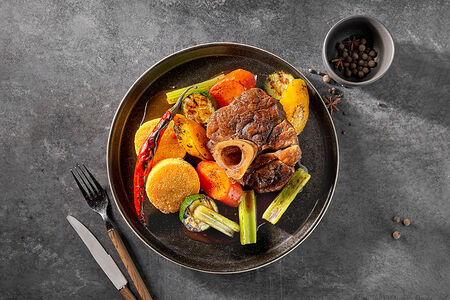 Оссобуко с биточками из поленты