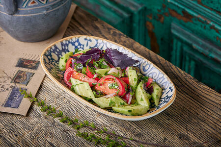 Овощной салат по-грузински с Кахетинским маслом