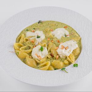 Паста с песто и страчателлой