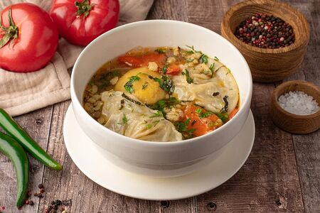 Шурпа с мантами