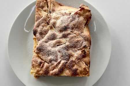 Шарлотка яблочная