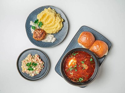 Бизнес-ланч с борщом и пампушками