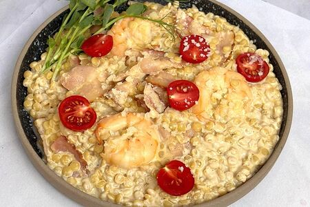 Паста птитим с тигровой креветкой и беконом