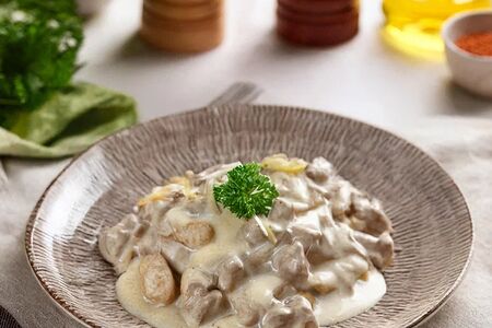 Печень по-строгановски