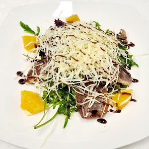 Утиная грудка с рукколой