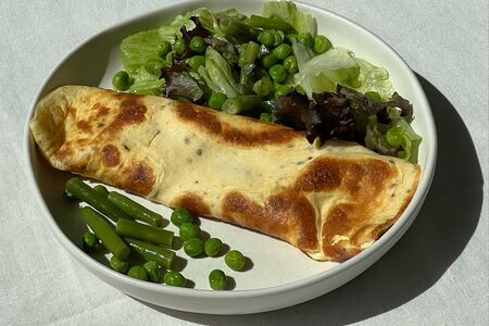 Омлет с креветками и стручковой фасолью