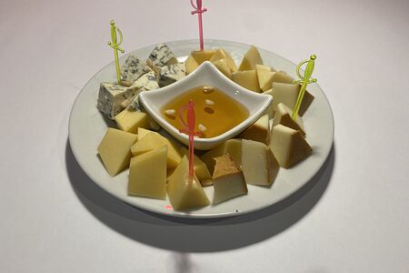 Сырное плато