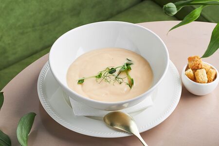Сырный суп-пюре с крутонами