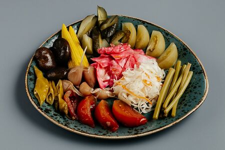 Ассорти разносолов и маринадов