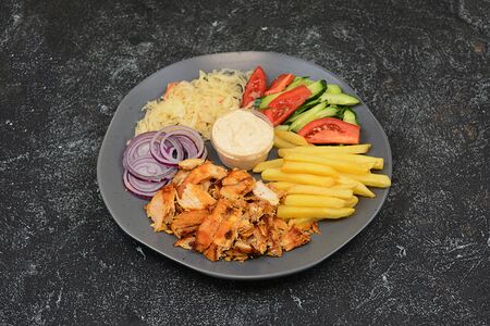 Шаверма на тарелке