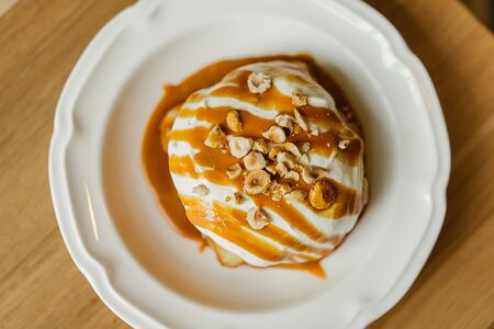 Синнабон с соленой карамелью