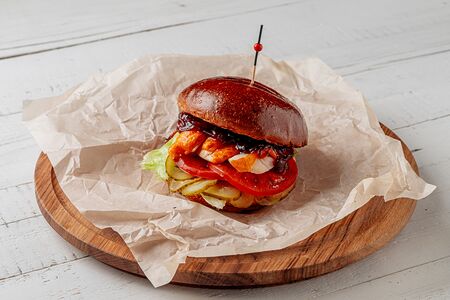 Бургер с куриной грудкой 