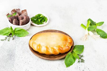 Пирожок с телятиной