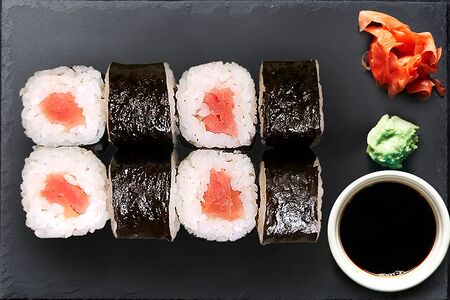 Ролл с тунцом