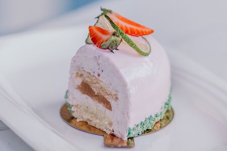 Авторский торт Клубника-ананас-лайм