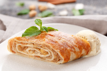 Штрудель яблочный