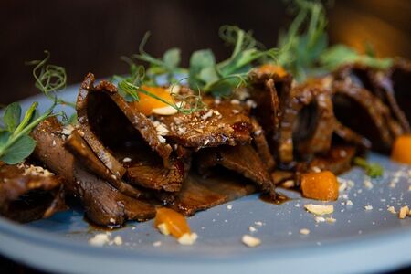 Телятина в чесночном соусе