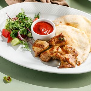 Шашлык из свинины с овощами