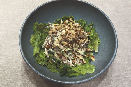 Салат с говяжьим языком и грибами