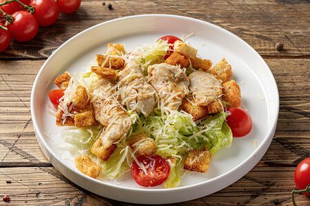 Салат Цезарь с курицей