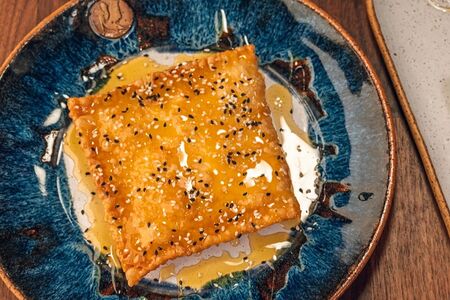 Кальцуни ме Фета ке мели