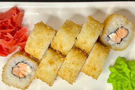 Горячий ролл с лососем