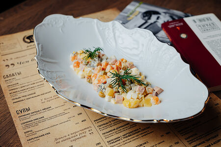 Оливье с докторской колбасой