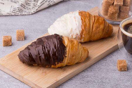 Круассан с шоколадом