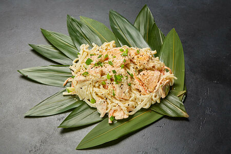 Wok пшеничная лапша с лососем