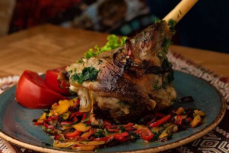 Баранья голень жареная