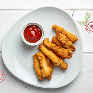 Куриные палочки с кетчупом