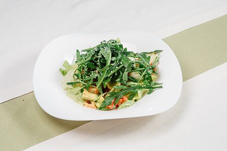 Салат из авокадо с семгой