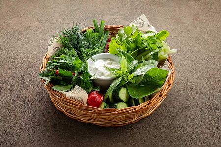 Ассорти из овощей и зелени