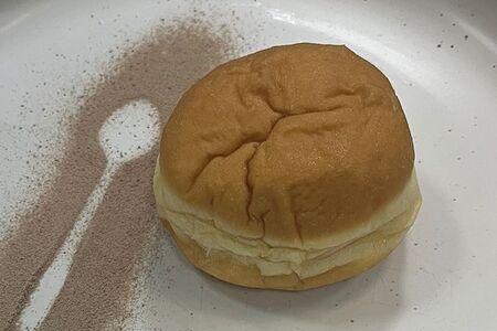 Берлинский пончик с вареной сгущенкой