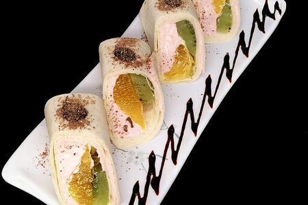 Сладкая тортилья с апельсином и киви