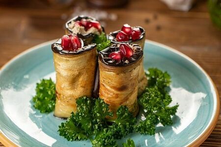 Рулетики из баклажанов