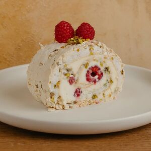 Меренговый рулет с фисташкой