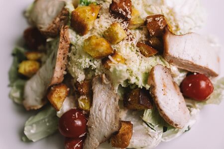 Салат цезарь