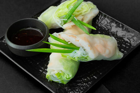 Спринг роллы с курицей и креветками