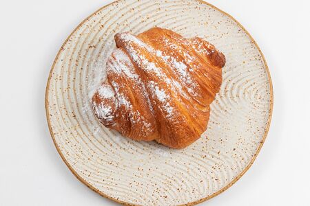 Круассан с заварным кремом