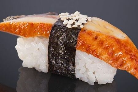 Суши с угрем