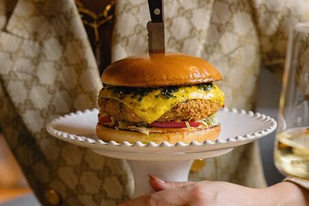 TUNA бургер с чимичурри