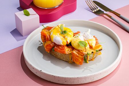 Яйцо Бенедикт с лососем